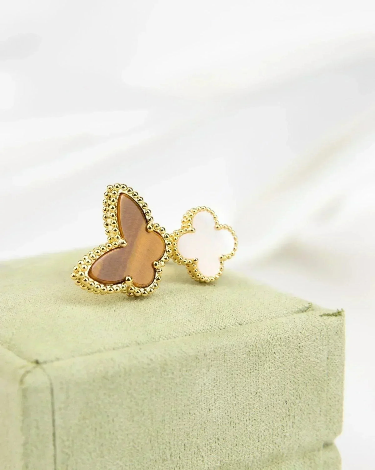 [⭐Shinejoy]LUCKY BETWEEN THE FINGER RING