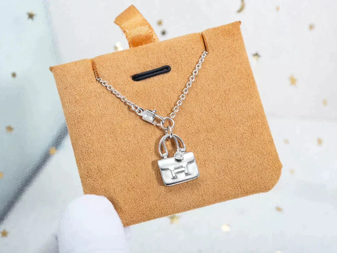 [⭐Shinejoy]AMULETTE PEDANT SILVER NECKLACE