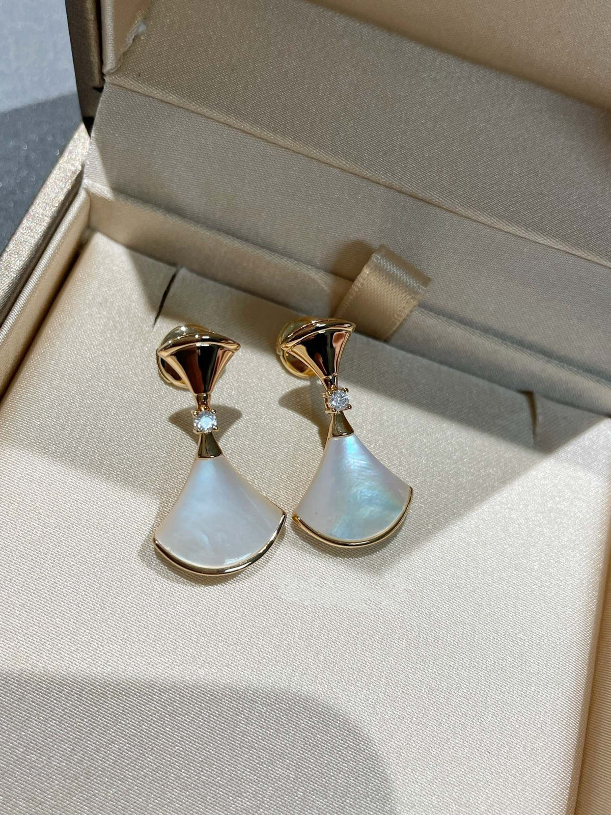 [⭐Shinejoy]DREAM MOP 1 DIAMOND EARRINGS