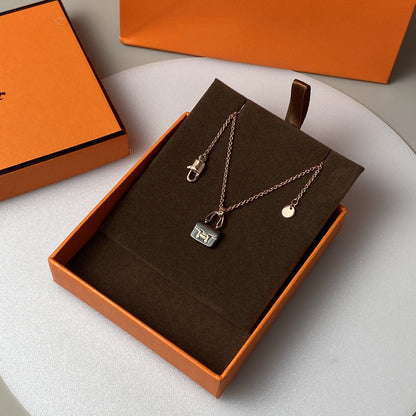 [⭐Shinejoy]CONSTANCE BLACK PEDANT PINK GOLD NECKLACE