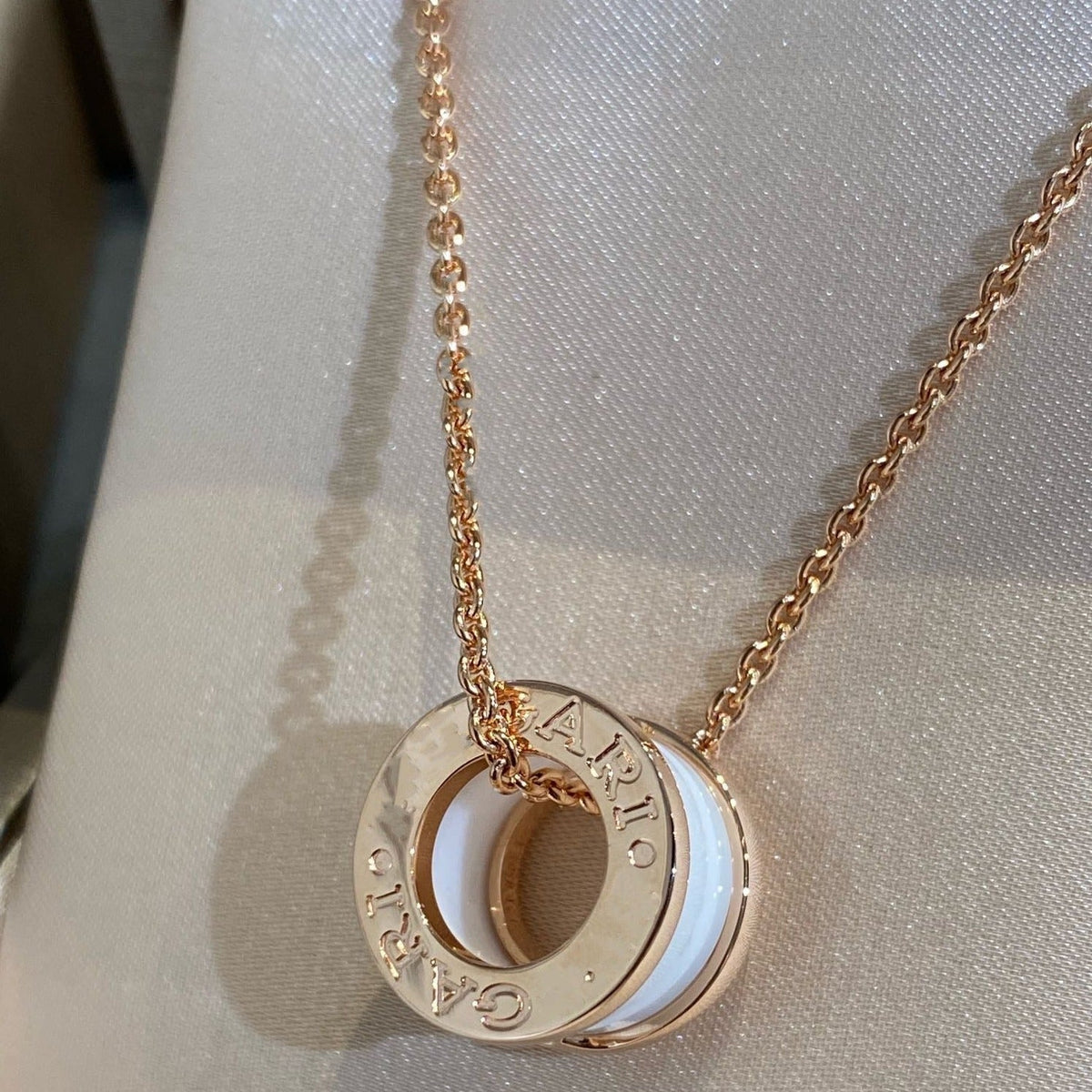 [⭐Shinejoy]ZERO 1 WHITE CERAMIC PINK GOLD NECKLACE