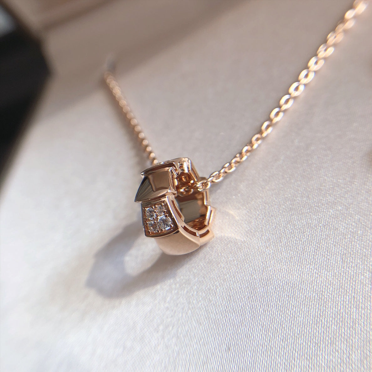 [⭐Shinejoy]SERPENTI PEDANT DIAMOND PINK GOLD NECKLACE