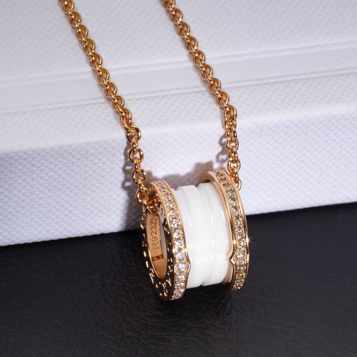 [⭐Shinejoy]ZERO 1 WHITE CERAMIC PINK GOLD DIAMOND NECKLACE
