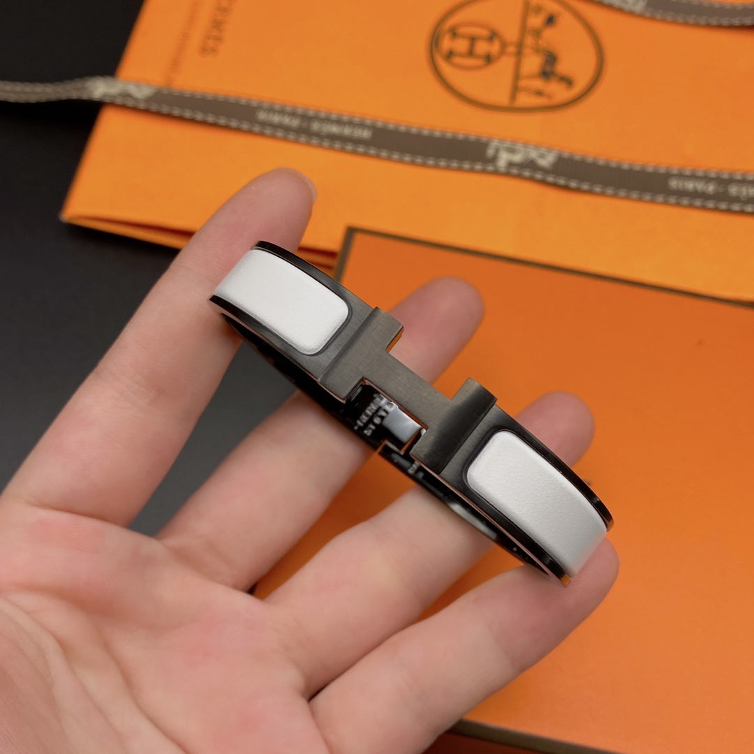 [⭐Shinejoy]H BRACELET 12MM BLACK WHITE CERAMIC