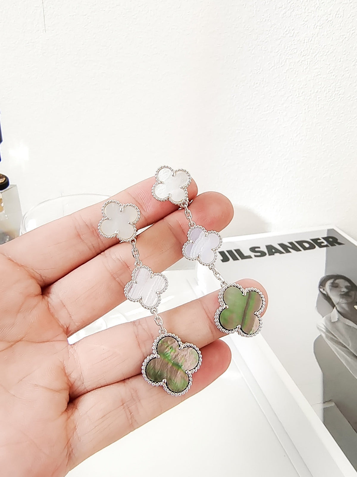[⭐Shinejoy]CLOVER 3 MOTIFS CHALCEDONY DARK MOP SILVER EARRINGS