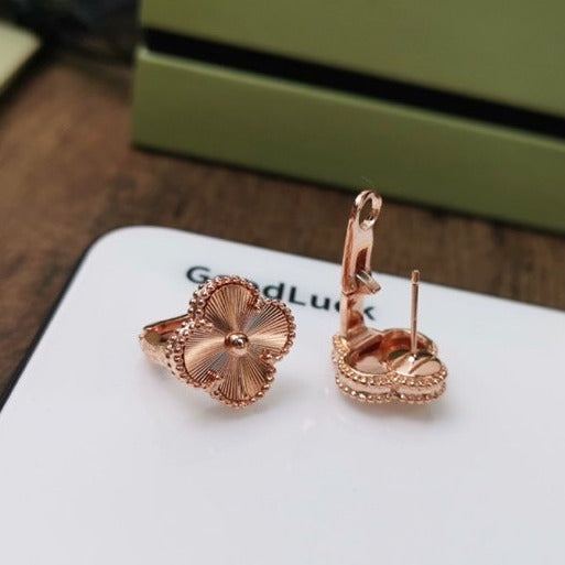 [⭐Shinejoy]CLOVER MEDIUM STUD EARRINGS