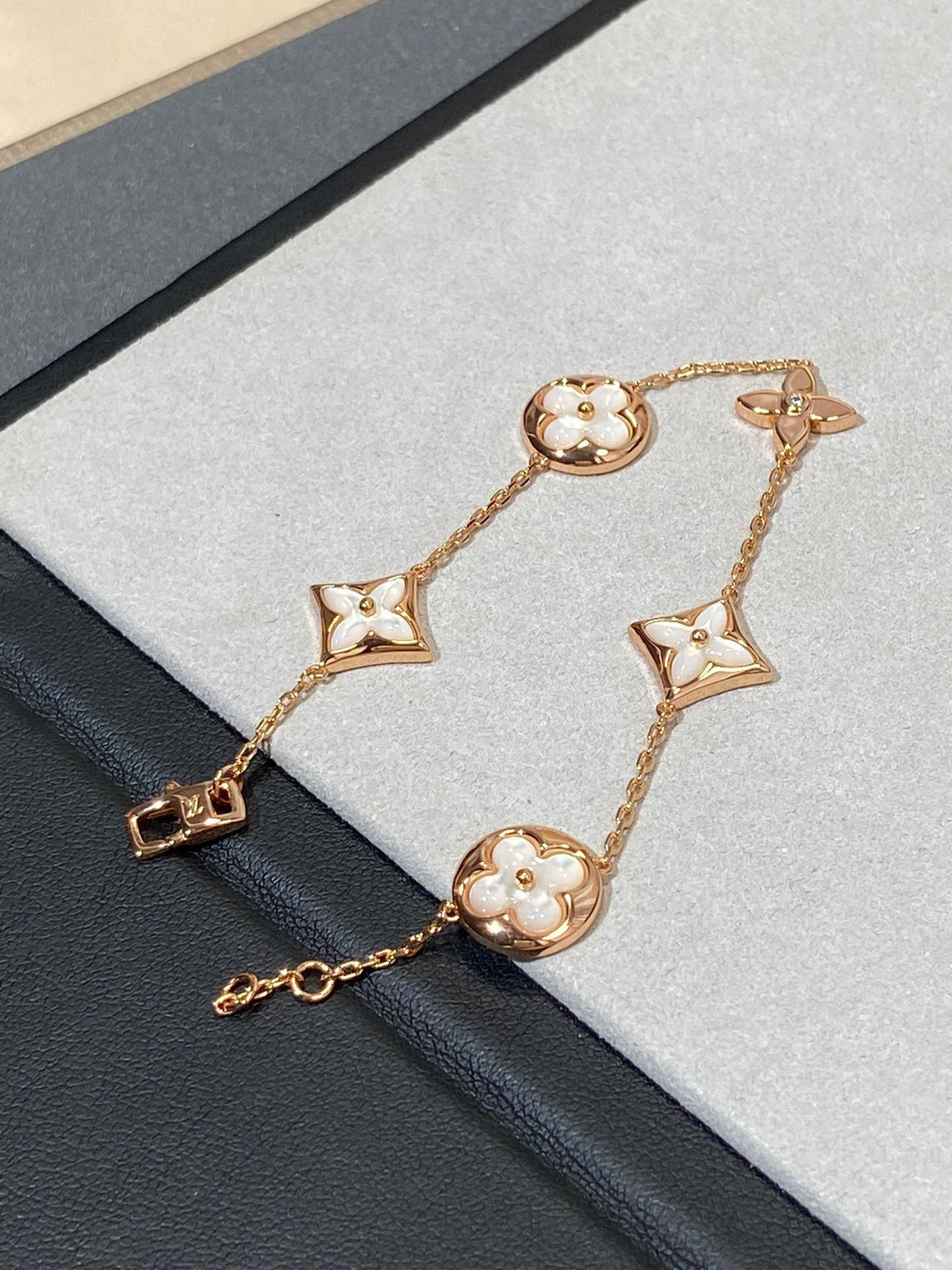 [⭐Shinejoy]STAR AND SUN 5 MOTIF MOP PINK GOLD BRACELET