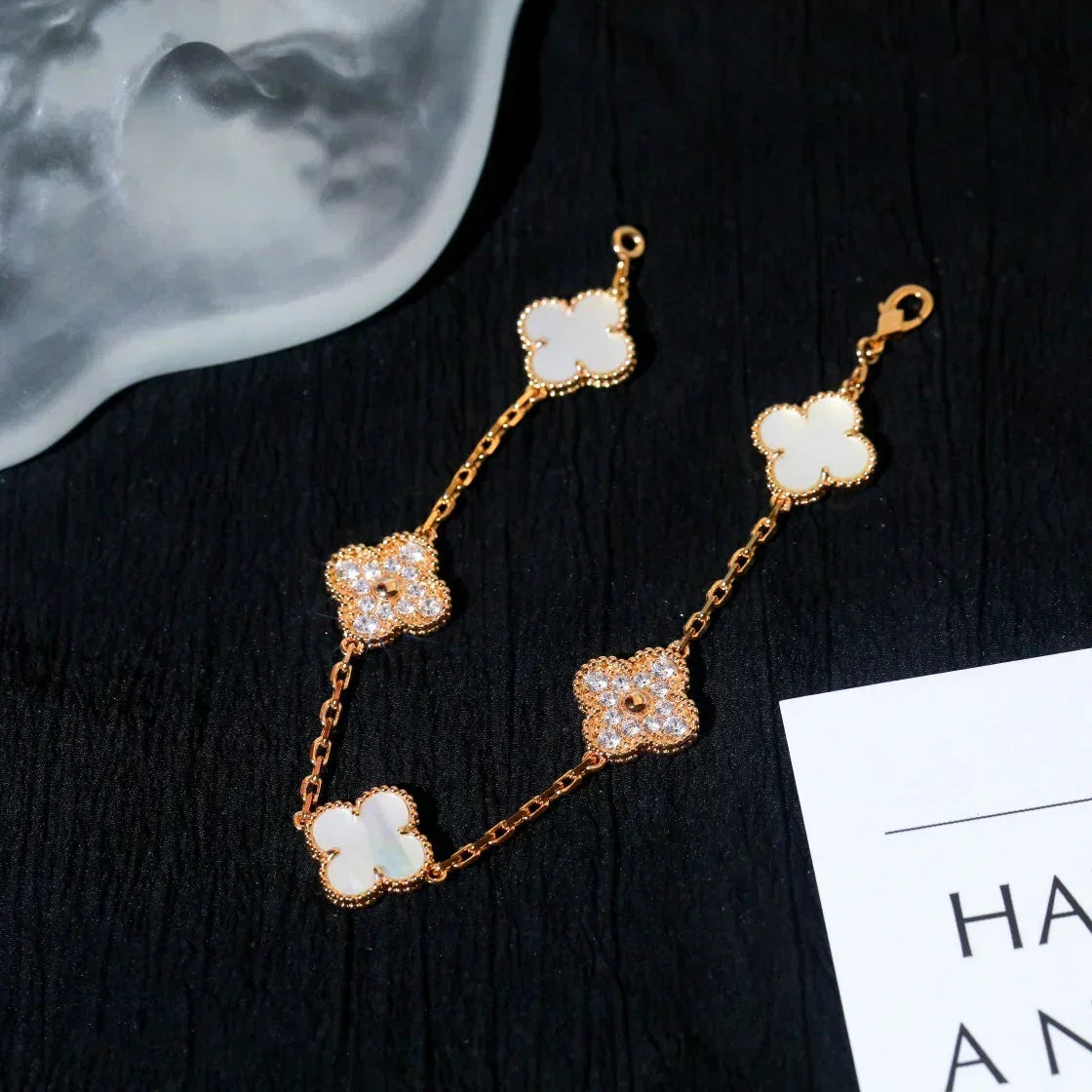 [⭐Shinejoy]CLOVER WHITE PEARL MOP 5 MOTIF BRACELET COLLECTION