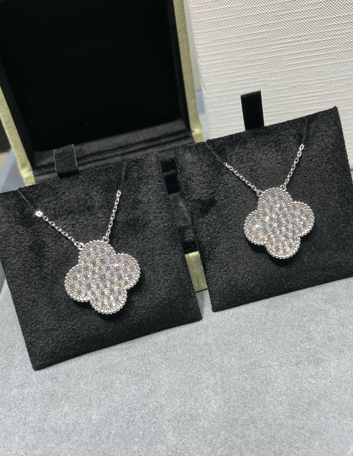 [⭐Shinejoy]CLOVER 25MM LARGE PENDANT DIAMOND PAVED SILVER NECKLACE