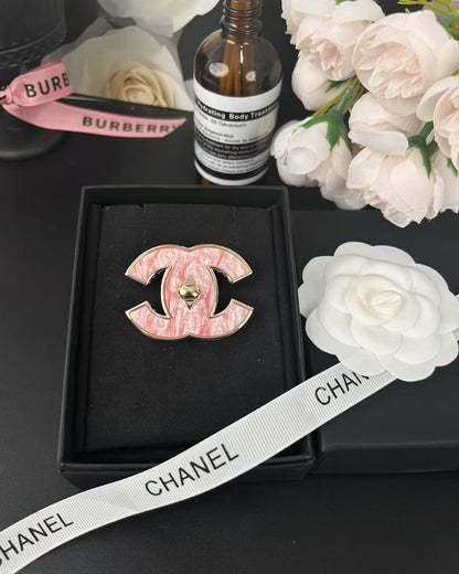[⭐Shinejoy]Pink Resin Classic Brooch 5cm