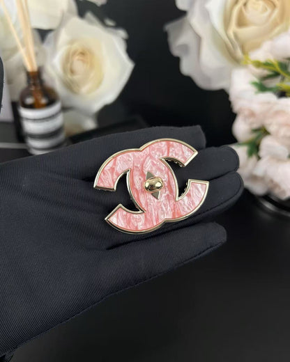 [⭐Shinejoy]Pink Resin Classic Brooch 5cm