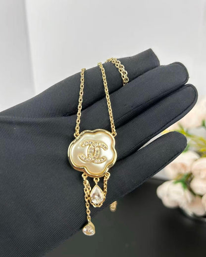 [⭐Shinejoy]Cloud Pearl Mother-of-Pearl Diamond Chain Pendant Necklace
