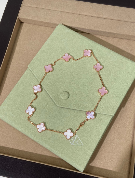 [⭐Shinejoy Jewellery] Pink Necklace with Ten Clover Designs