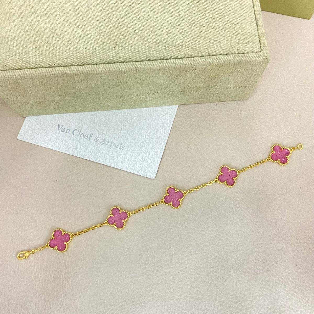 [⭐Shinejoy]NEW BUBBLE PINK ENAMEL 5-FLOWER BRACELET