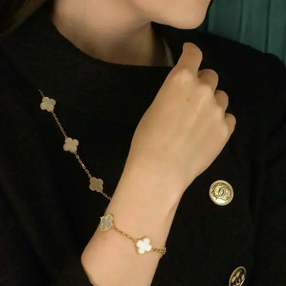 [⭐Shinejoy]CLOVER WHITE PEARL MOP 5 MOTIF BRACELET COLLECTION