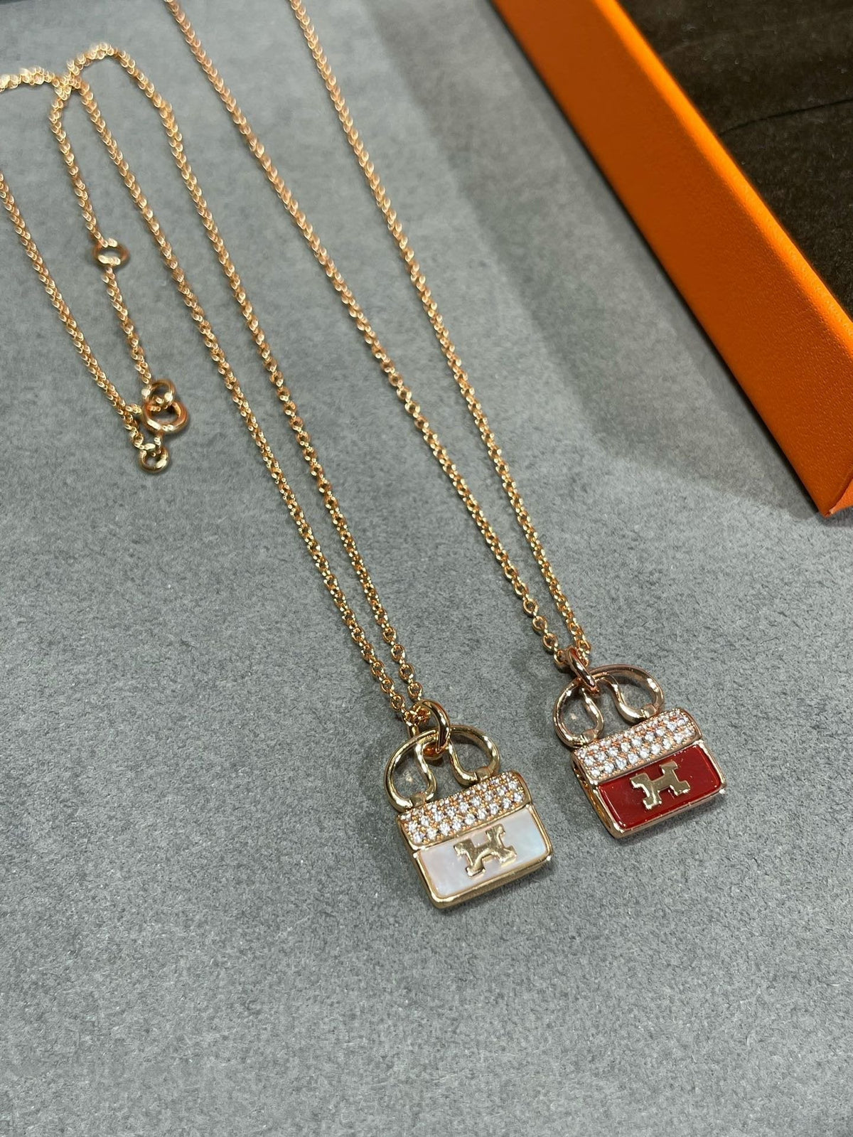 [⭐Shinejoy]H CIRCE MOISSANITE PENDANT NECKLACE GOLD