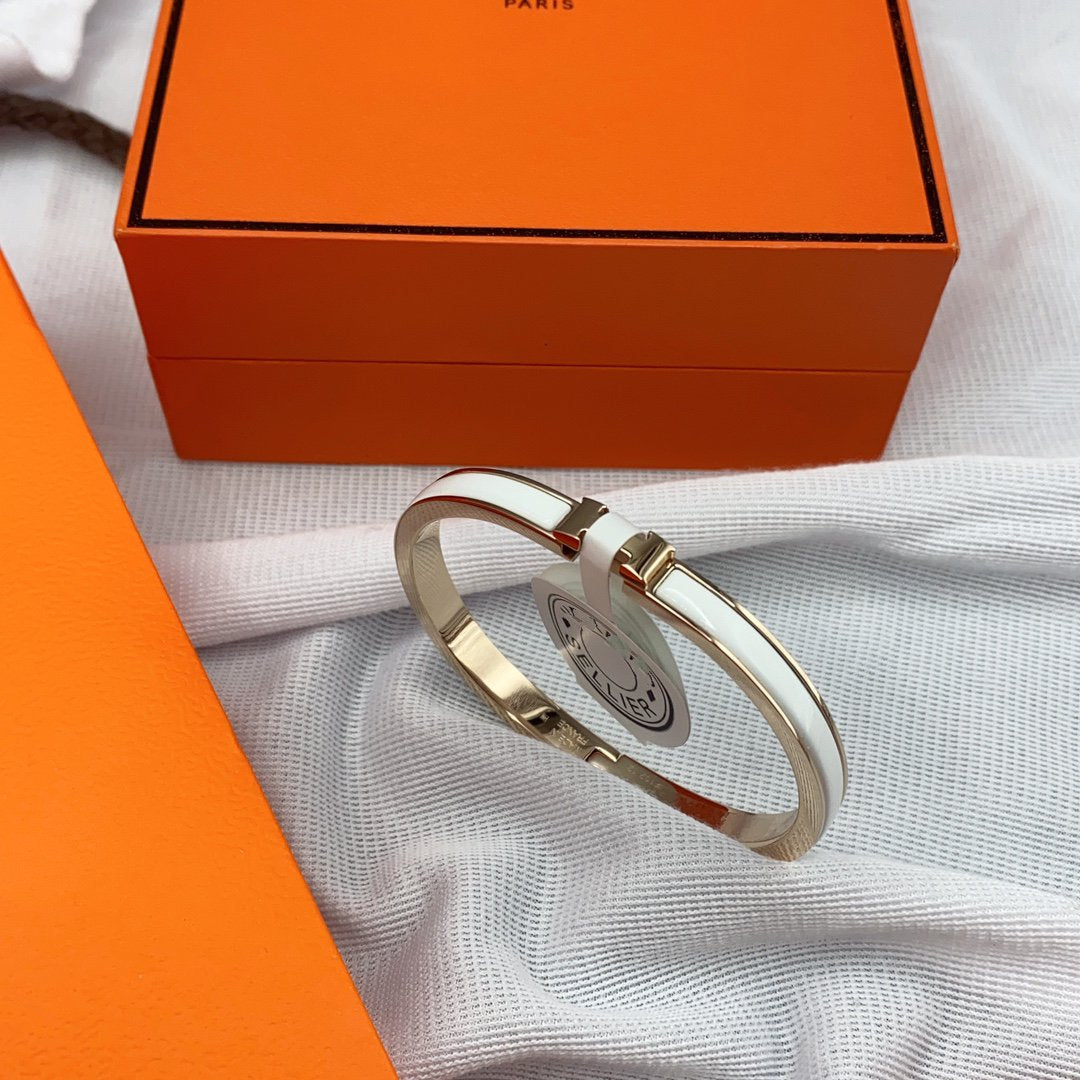 [⭐Shinejoy]CLASSIC HM CLIC WHITE 8MM ENAMEL BRACELET