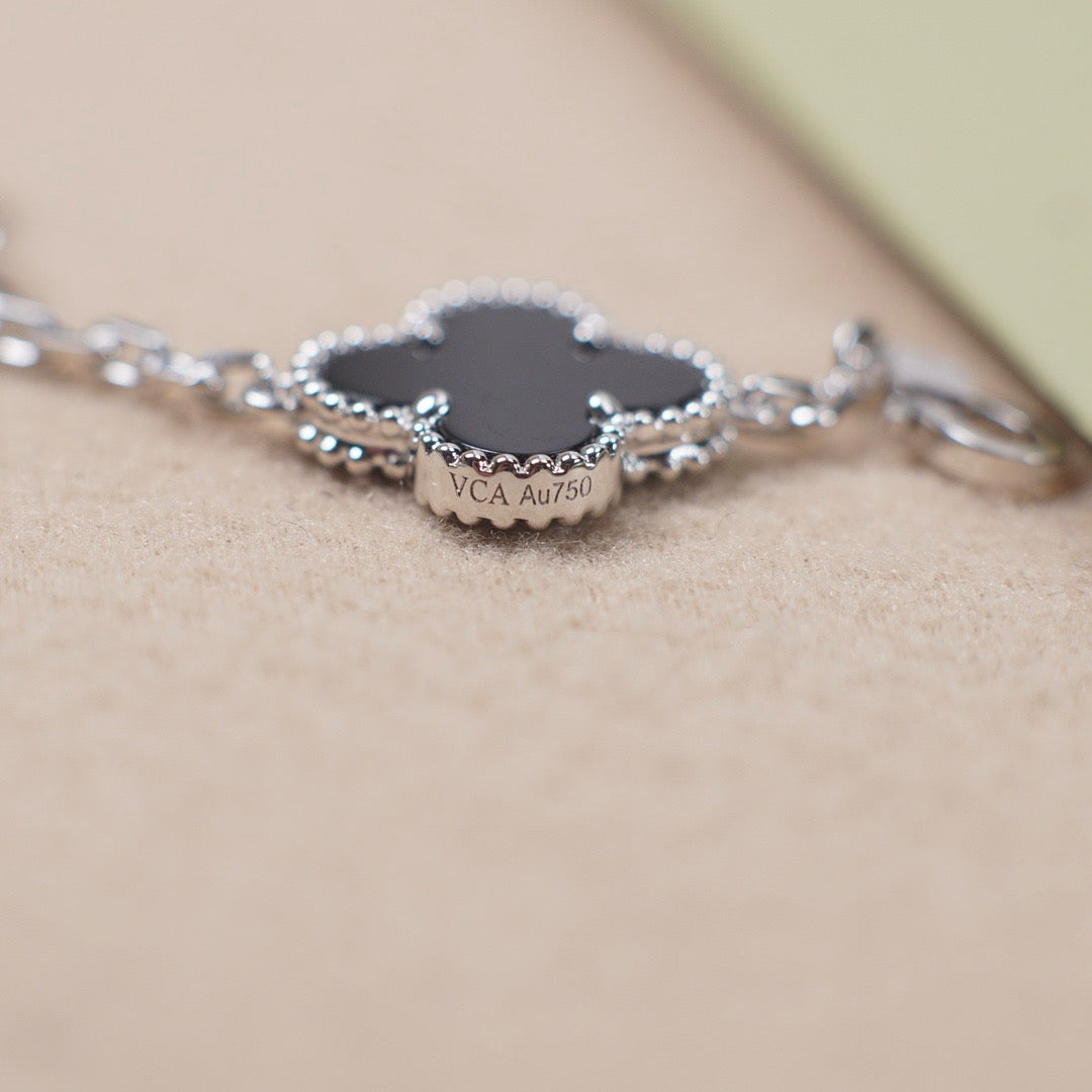 [⭐Shinejoy] CLOVER 5 MOTIF ONYXS BRACELET COLLECTION