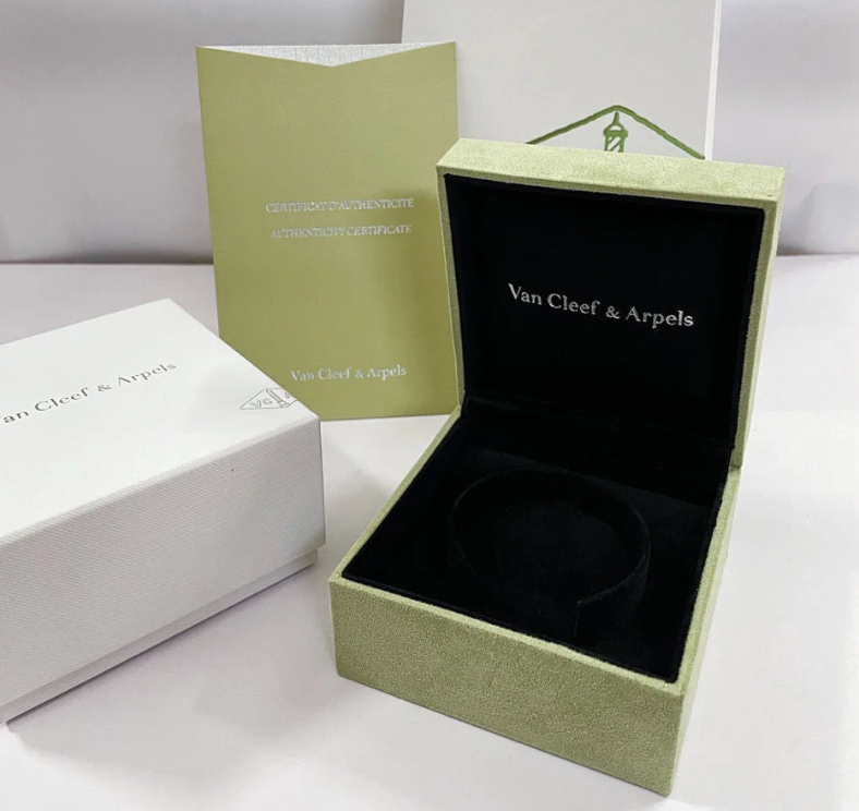 [⭐Shinejoy]CLOVER 15MM LASER NECKLACE AND BOX