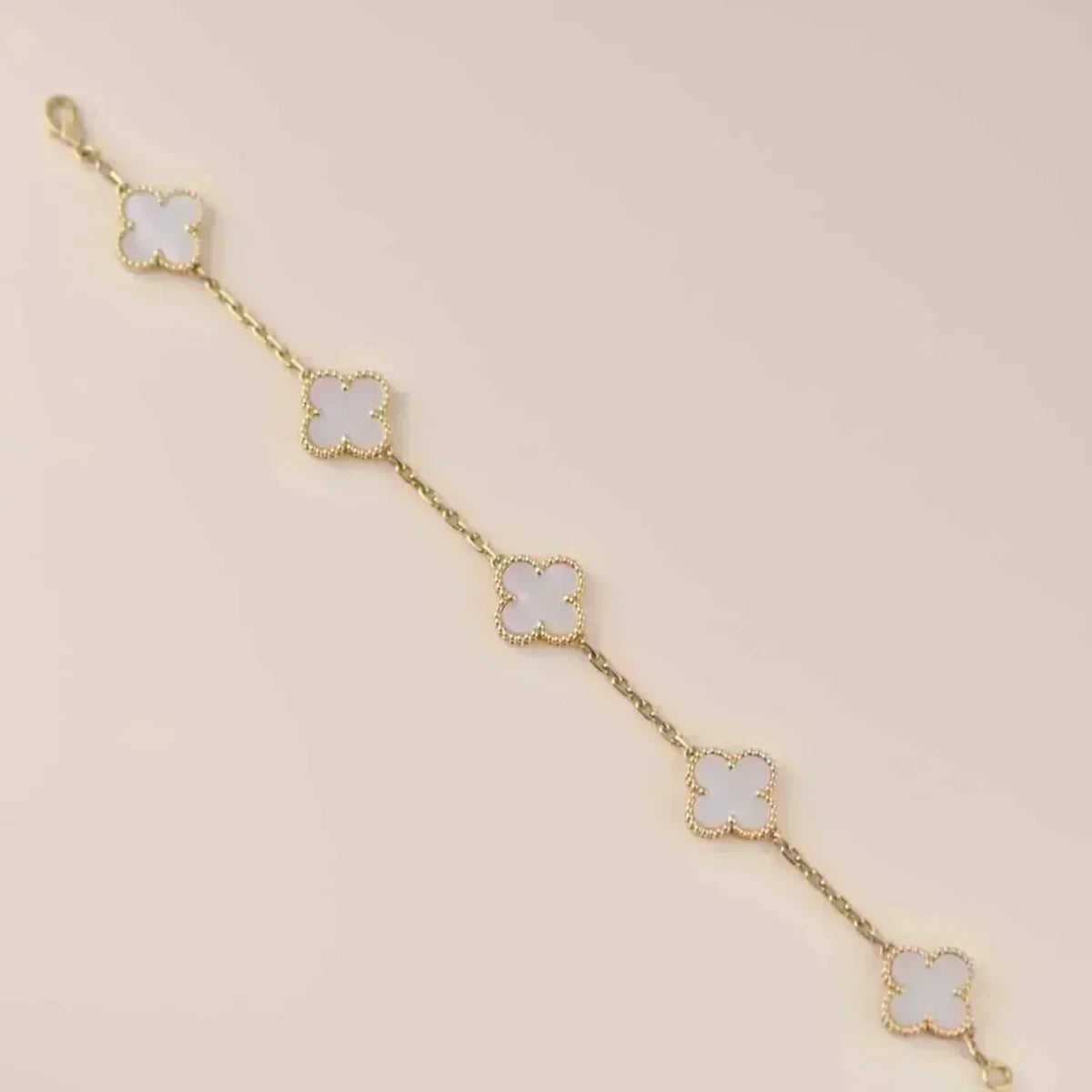 [⭐Shinejoy]CLOVER WHITE PEARL MOP 5 MOTIF BRACELET COLLECTION