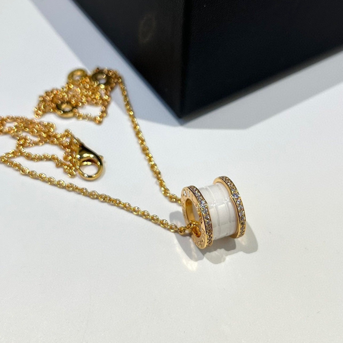 [⭐Shinejoy]ZERO 1 WHITE CERAMIC DIAMOND PINK GOLD NECKLACE